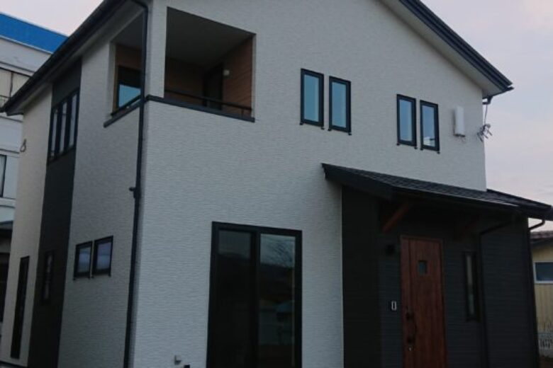 ホワイト×ブラック＋木のぬくもり