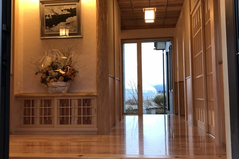 無垢材のぬくもりあふれる和モダンの家