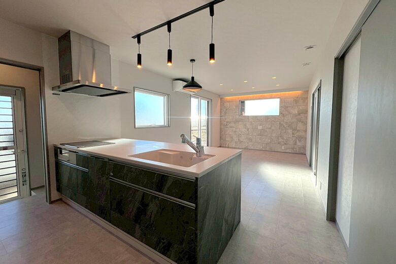 モノトーンで魅せる　シンプルモダン